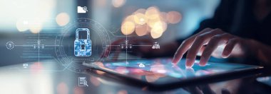 İş adamı siber güvenliğin özünü keşfeder. Siber koruma yöntemlerini, tehditleri derinlemesine araştır ve siber güvenlik duruşunu güçlendir. Siber Güvenlik Çağı EIDE 'de gezinmek için gerekli