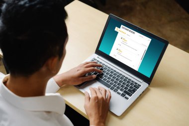 Şirket işleri için mod bilgisayar yazılımının müşteri deneyimi ve gözden geçirme analizi