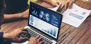 İş veri paneli, pazarlama stratejisi planlaması için iş zekası analizi sunar. Müşteri taleplerini analiz etmek ve iş dünyasının geleceğini önceden görmek için büyük veriler sunulur.