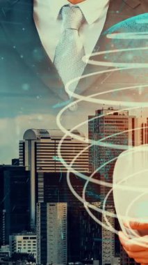 Gelecekteki bina inşaatı ve HUD hologram grafik tasarımı ile yaratıcı mühendislik projesi konsepti. İnşaat mühendisi, mimar ya da inşaat işçisi modern sivil teknoloji ile çalışıyor..