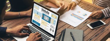 Web sitesi tasarım yazılımı çevrimiçi perakende ticaret ve e-ticaret için rahat bir şablon sağlar