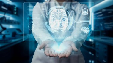 Beyin anatomisi hologramı tutan zeki doktorların laboratuvarda bulanık geçmişleri var. Profesyonel tıp çalışanı beyin ameliyatına hazırlanıyor. Teknoloji yeniliği. İyileştirici.