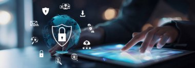 İş adamı siber güvenliğin özünü keşfeder. Siber koruma yöntemlerini, tehditleri derinlemesine araştır ve siber güvenlik duruşunu güçlendir. Siber Güvenlik Çağı EIDE 'de gezinmek için gerekli