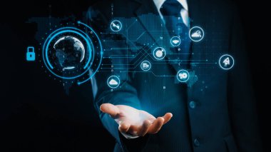 İş adamı siber güvenliğin özünü keşfeder. Siber koruma yöntemlerini, tehditleri derinlemesine araştır ve siber güvenlik duruşunu güçlendir. Siber güvenlik çağında UUID 'de gezinmek için gerekli