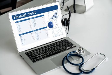 İş veri paneli, pazarlama stratejisi planlaması için iş zekası analizi sunar. Müşteri taleplerini analiz etmek ve iş dünyasının geleceğini önceden görmek için büyük veriler sunulur.