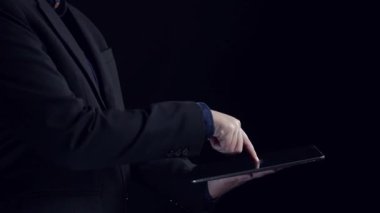 Yapay zeka mühendisliği, büyük veri ve yapay zeka makinesi kavramında yapay zeka beyin işlemcisiyle iş desteği için üretken yapay zeka kullanmayı öğrenen insan etkileşimi. Kullanıcı Kimliği