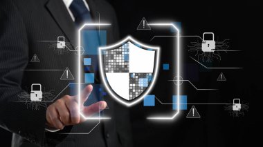 İş adamı siber güvenliğin özünü keşfeder. Siber koruma yöntemlerini, tehditleri derinlemesine araştır ve siber güvenlik duruşunu güçlendir. Siber Güvenlik Çağı EIDE 'de gezinmek için gerekli