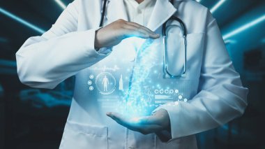 Yetenekli doktorların DNA örneği hologramı hastanede yüzüyor. Profesyonel tıp çalışanı tedaviye hazırlanırken ve genetik testler yaparken semptomları kontrol ediyor. İyileştirici.