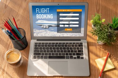 Online uçuş rezervasyon sitesi mod rezervasyon sistemi sağlar. Seyahat teknolojisi kavramı .