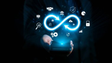 İş adamı sonsuz olasılıkları ve sonsuzluğun özünü benimser, fırsatları keşfetmek için ilham verir. Sonsuzluğun ve olasılıkların birleştiği bir dünyaya dalın ve potansiyel UUID 'yi keşfedin.