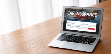 Araba sigortası internet sitesi, arabanızın hasarının rahat olduğundan emin olmak için ekranda.