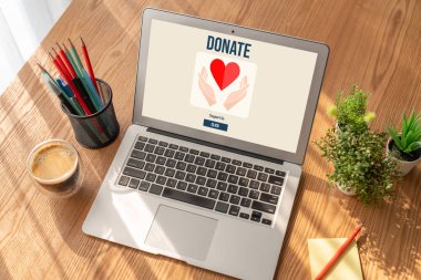 Çevrimiçi bağışta bulunma platformu insanlara internet üzerinden transfer etmeleri için modem para gönderme sistemi sunuyor