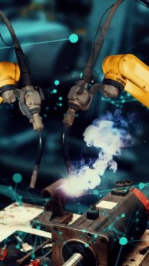 Akıllı endüstri robotu yenilikçi fabrika teknolojisi için modernizasyonu silahlandırıyor. Sanayi 4.0 veya 4. endüstriyel devrim ve IOT yazılım denetim işlemleri otomasyon üretim süreci kavramı.