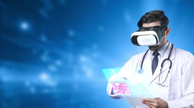 Tıp çalışanı laboratuvarda dururken tıbbi belge hologramını tutuyor. Doktor sanal gerçeklik kulaklığı takarken kalp hologramına bakıp semptomları analiz ediyor. Aygıt.