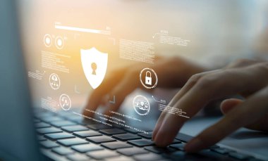 İş adamı siber güvenliğin özünü keşfeder. Siber koruma yöntemlerini, tehditleri derinlemesine araştır ve siber güvenlik duruşunu güçlendir. Siber Güvenlik Çağı EIDE 'de gezinmek için gerekli