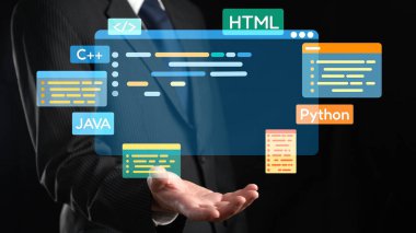 Yeni uygulama mobil telefon geliştirme için HTML, Python, Java ve C EIDE gibi çeşitli programlama dillerinin kodlama dijital örtüleri ile yazılım geliştirici veya programcı çalışması