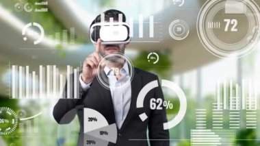 Yetenekli bir iş adamı finansal tabloyu işaret ediyor ve dünyayı holografik olarak tutuyor. VR gözlüklü Kafkas proje yöneticisi istatistik grafiğini kontrol ediyor ve meta veriye ve dünya ağına erişiyor. Aygıt.