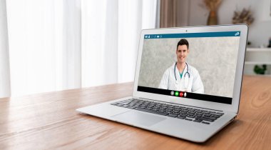Hasta ile sanal görüşme için mod teletıp yazılım uygulaması tarafından çevrimiçi doktor görüntüsü çağrısı