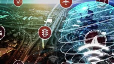 Yeni şehir yolunda gelecek araba trafiği için akıllı ulaşım teknolojisi kavramı. Sanal akıllı sistem, şehir sokaklarındaki araç verilerini birbirine bağlamak için dijital bilgi analizi yapıyor .