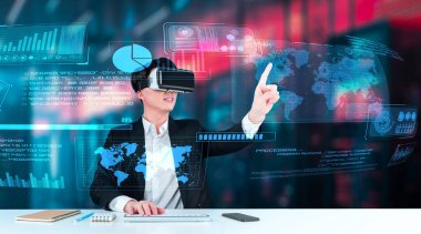 Akıllı proje yöneticisi iş verilerini arıyor ve tutuyor ve finansal tabloları kontrol ediyor. Akıllı iş adamı, yapay zeka planlama planı yaparak artırılmış gerçeklik gözlüğü takıyor. Yaratıcılık.