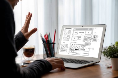 Web sitesi tasarım yazılımı çevrimiçi perakende ticaret ve e-ticaret için model şablonu sağlar