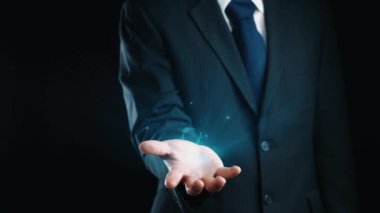 Yapay zeka mühendisliği, büyük veri ve yapay zeka makinesi kavramında yapay zeka beyin işlemcisiyle iş desteği için üretken yapay zeka kullanmayı öğrenen insan etkileşimi. Kullanıcı Kimliği