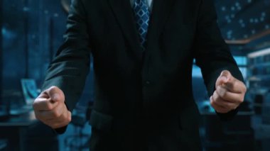 İş adamı, güvenli ve etkili yöntemlerin sergilendiği çevrimiçi bir ödeme işlemi başlattı. Güvenli çevrimiçi ödeme işlemleri için en iyi uygulamaları öğren. Kullanıcı Kimliği