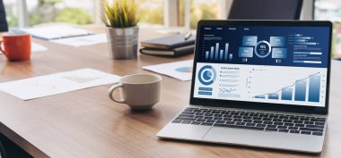 İş veri paneli, pazarlama stratejisi planlaması için iş zekası analizi sunar. Müşteri taleplerini analiz etmek ve iş dünyasının geleceğini önceden görmek için büyük veriler sunulur.