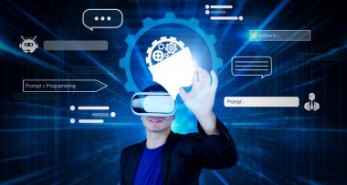 Yapay zeka planlama planını kullanırken takım elbise ve sanal gerçeklik gözlüğü takan zeki bir işadamı. Proje yöneticisi, parlayan holograma işaret ederken artırılmış gerçeklik gözlüğü kullanarak veri üretiyor. Yaratıcılık.