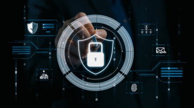 İş adamı siber güvenliğin özünü keşfeder. Siber koruma yöntemlerini, tehditleri derinlemesine araştır ve siber güvenlik duruşunu güçlendir. Siber güvenlik çağında UUID 'de gezinmek için gerekli