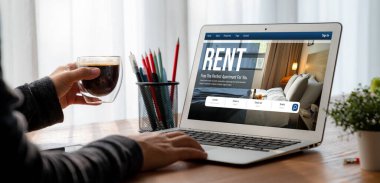 Çevrimiçi gayrimenkul kiralama araştırması bilgisayarda çok rahat. Ev kiralama sitesi çevrimiçi.