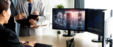 Kaliteli standartları karşılamak için çevrimiçi şirket işleri için uyum sistemi