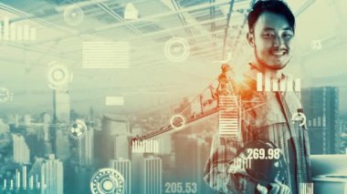 Gelecekteki bina inşaatı ve HUD hologram grafik tasarımı ile yaratıcı mühendislik projesi konsepti. İnşaat mühendisi, mimar ya da inşaat işçisi modern sivil teknoloji ile çalışıyor..