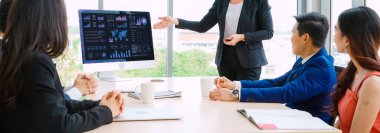 İş veri paneli, pazarlama stratejisi planlaması için iş zekası analizi sunar. Müşteri taleplerini analiz etmek ve iş dünyasının geleceğini önceden görmek için büyük veriler sunulur.