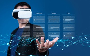 İş adamı görevleri ve yapılacak şeyleri kategorilere ayırır, gözden geçirme projesi yönetimini düzene sokar. Proje verimliliği ve başarısı için yönetilecek olan görev optimize ediliyor. FaaS