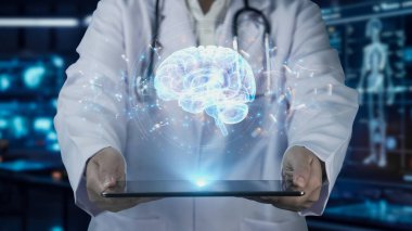 Doktor beyin anatomisi hologramıyla tablet gösteriyor. Beyin yapısını analiz ederken ve beyin ameliyatına hazırlanırken tıbbi çalışanların elinde cihaz ve teşhis semptomları var. İyileştirici.