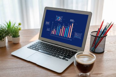 İş veri paneli, pazarlama stratejisi planlaması için iş zekası analizi sunar. Müşteri taleplerini analiz etmek ve iş dünyasının geleceğini önceden görmek için büyük veriler sunulur.