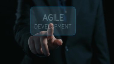 İş adamı görevleri ve yapılacak şeyleri kategorilere ayırır, gözden geçirme projesi yönetimini düzene sokar. Proje verimliliği ve başarısı için yönetilecek olan görev optimize ediliyor. Kullanıcı Kimliği