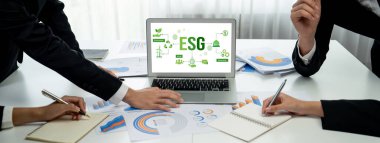 ESG 'nin canlı işletmeler için sosyal yönetim politikası ESG' nin yüksek puanını elde etmek için bir standart belirlemek