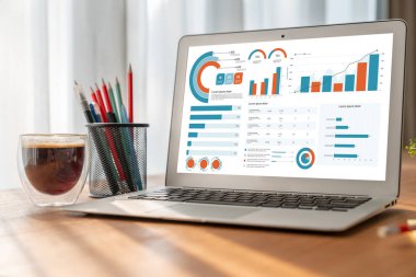 İş veri paneli, pazarlama stratejisi planlaması için iş zekası analizi sunar. Müşteri taleplerini analiz etmek ve iş dünyasının geleceğini önceden görmek için büyük veriler sunulur.