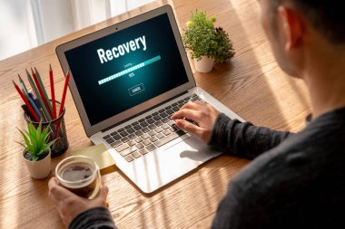 veri yedekleme kurtarması bulut depolama verilerini geri yükleyin ve planlanan ağ rezervi iş verilerini sağlayın