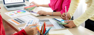 Kişisel organizatör ve çevrimiçi iş dünyası için hızlı zamanlama planlaması için bilgisayar yazılım uygulaması takvimiName