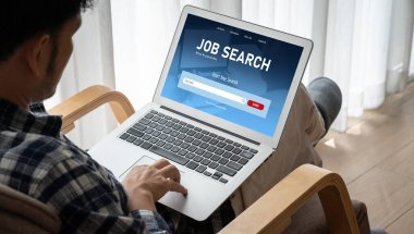 Çalışanların işe alım İnternet ağındaki iş fırsatlarını araması için mod web sitesinde online iş araması