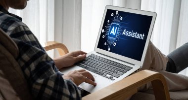 Yapay zeka teknolojisini çalıştırmak için komut mühendisi ve kullanıcı kolaylığı için üretici yapay zeka yardımcı araçları insanların yapay zeka işlevlerini teşvik ederek yapay zekayı çalıştırmalarına yardımcı olur