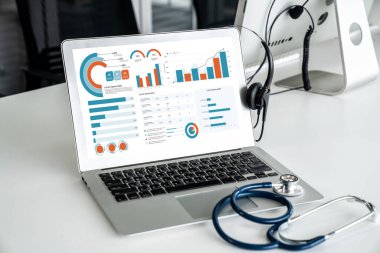 İş veri paneli, pazarlama stratejisi planlaması için iş zekası analizi sunar. Müşteri taleplerini analiz etmek ve iş dünyasının geleceğini önceden görmek için büyük veriler sunulur.