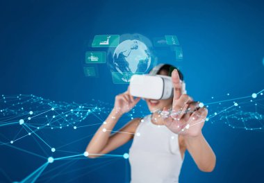 İş adamı, sürdürülebilir büyümeyi destekleyen yeşil stratejiler uyguluyor. Daha sağlıklı bir gezegen için sürdürülebilir, yeşil yeniliklerle işletmelerin nasıl yol açtığını keşfedin. FaaS