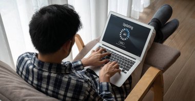 Aygıt yazılım güncellemesi için bilgisayarda yazılım güncellemesi