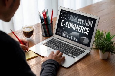 E-ticaret veri yazılımı çevrimiçi perakende şirketine satış analizi için mod gösterge tablosu sağlar