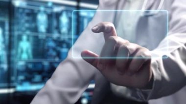 Yetenekli doktorların oturduğu ve insan anatomisi hologramına işaret ettiği yakın çekim. İnsan vücuduna HUD gösterge paneli kullanarak erişip tıbbi verilerle bağlantı kuran bir tıp çalışanı. İyileştirici.