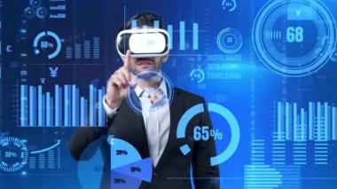 Yetenekli bir iş adamı finansal tabloyu işaret ediyor ve dünyayı holografik olarak tutuyor. VR gözlüklü Kafkas proje yöneticisi istatistik grafiğini kontrol ediyor ve meta veriye ve dünya ağına erişiyor. Aygıt.